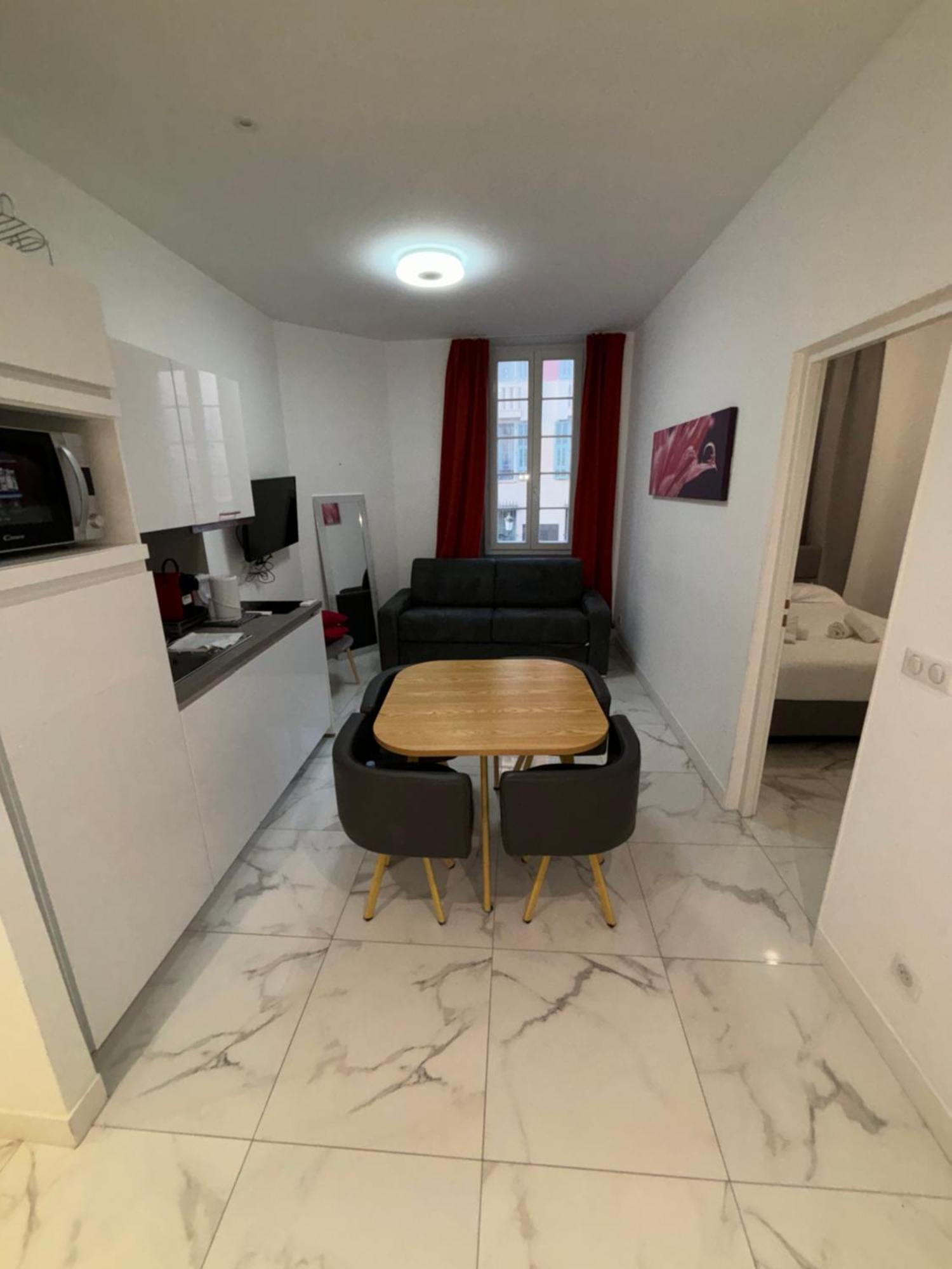 Appartement 4 Couchages Idealement Place Promenade Des Anglais / Cours Saleya Nice Luaran gambar