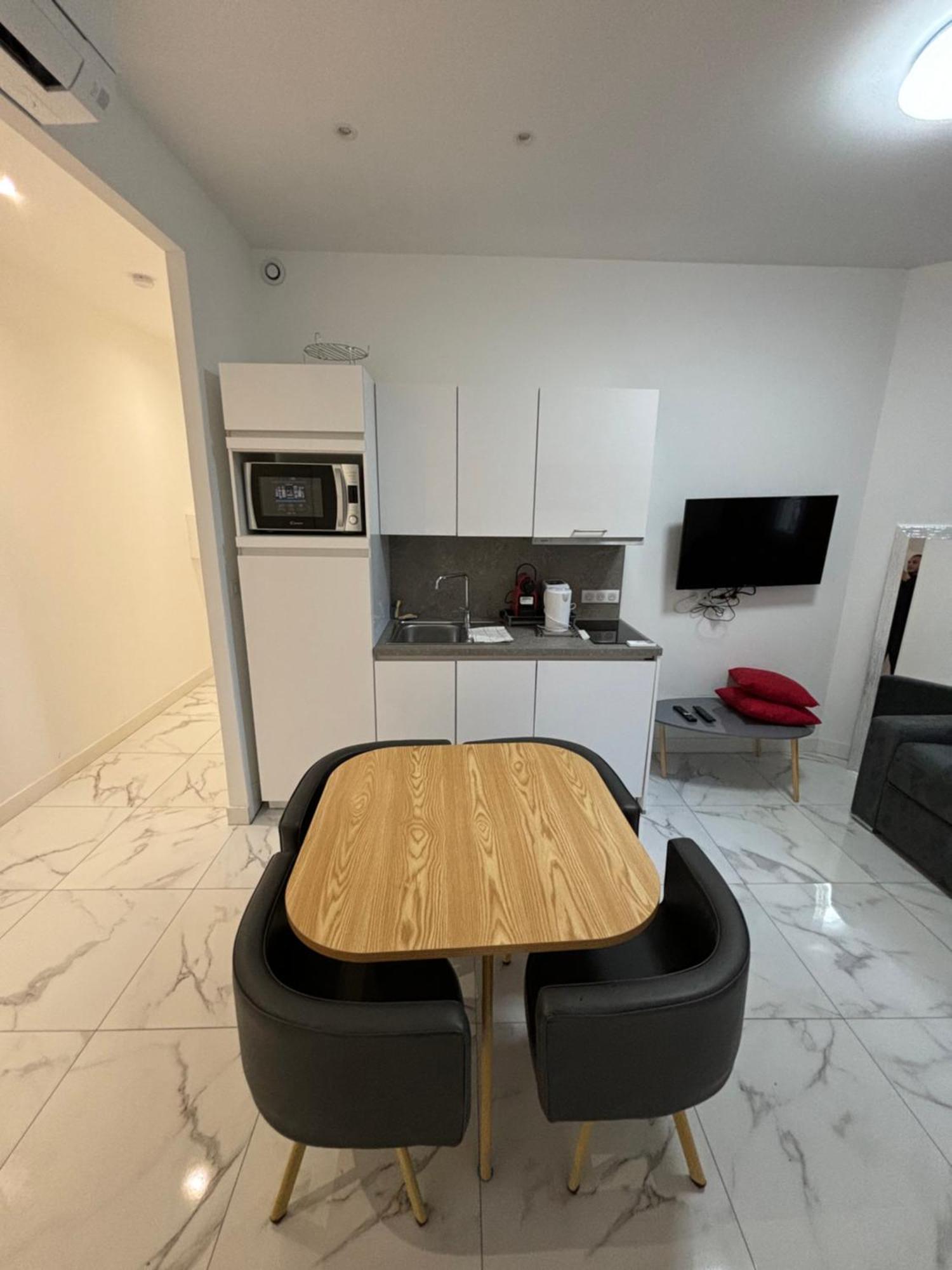 Appartement 4 Couchages Idealement Place Promenade Des Anglais / Cours Saleya Nice Luaran gambar